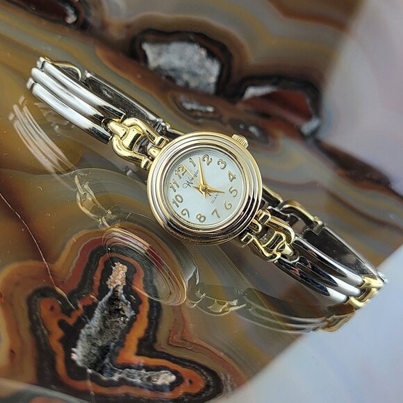 Vintage WRANGLER Gold & Silver Horse Shoe Link Bracelet Watch - Picture 1 of 4
